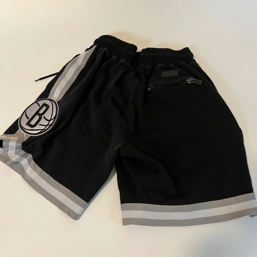 Pro Standard Brooklyn Nets Vintage Style Basketball Shorts Mens Medium Black NBA